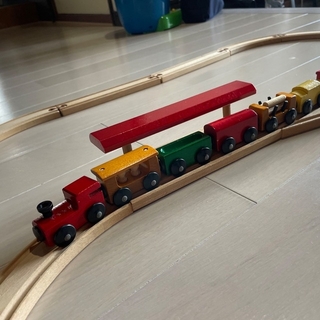 木の列車(知育玩具)
