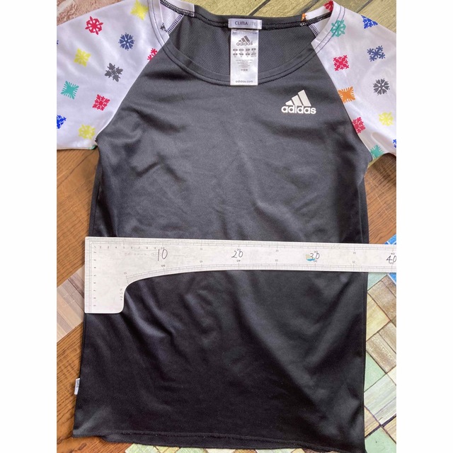 adidas(アディダス)のadidas ロンT レディースのトップス(Tシャツ(長袖/七分))の商品写真