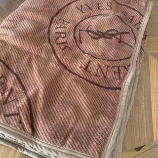 イヴサンローラン(Yves Saint Laurent)の最終値下げしました‼︎ イヴ・サンローラン　肌掛け布団(布団)