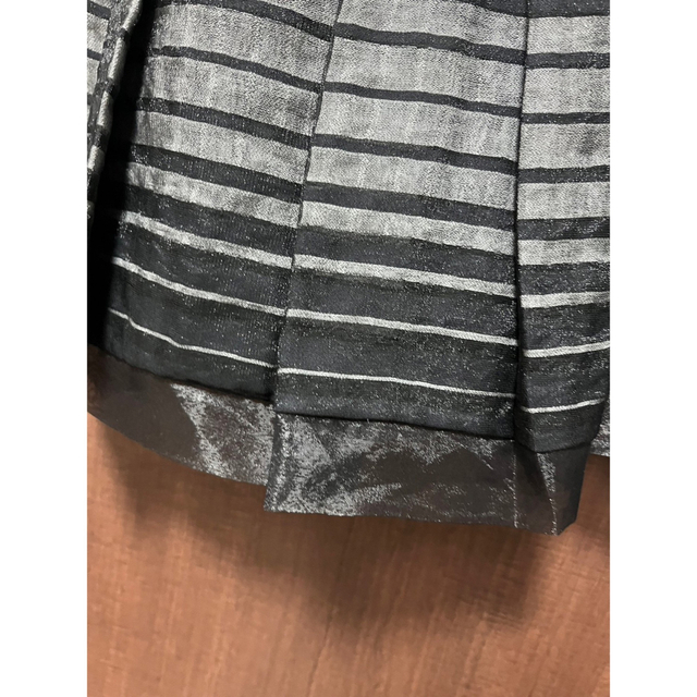 BODY DRESSING Deluxe(ボディドレッシングデラックス)の黒&グレースカート レディースのスカート(ひざ丈スカート)の商品写真