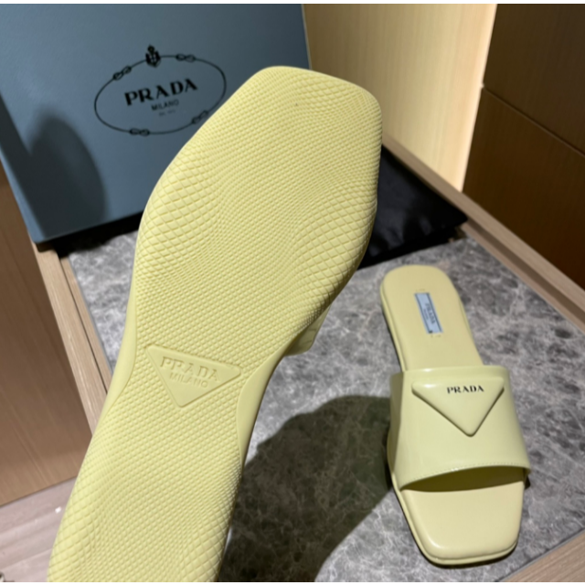 PRADAサンダル レディース 美品 箱付 | www.camaradesegovia.es