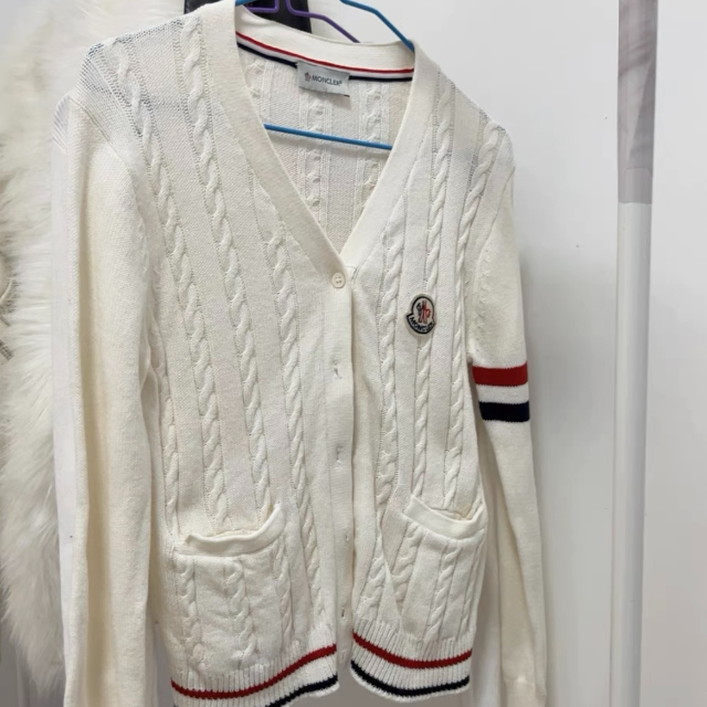 MONCLER モンクレール ニット・セーター M 驚きの価格 7040円 www.gold