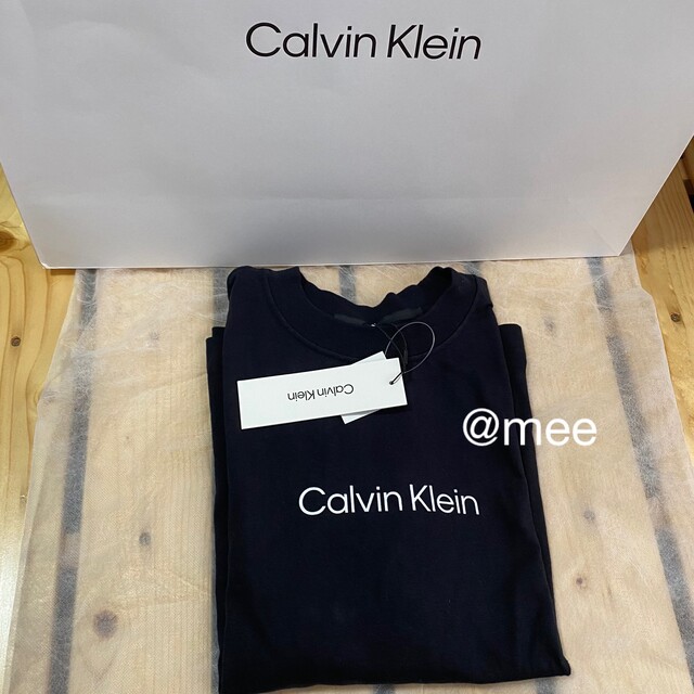 Calvin Klein(カルバンクライン)のCalvinKlein Tシャツ（黒）ジョングクコラボ レディースのトップス(Tシャツ(半袖/袖なし))の商品写真