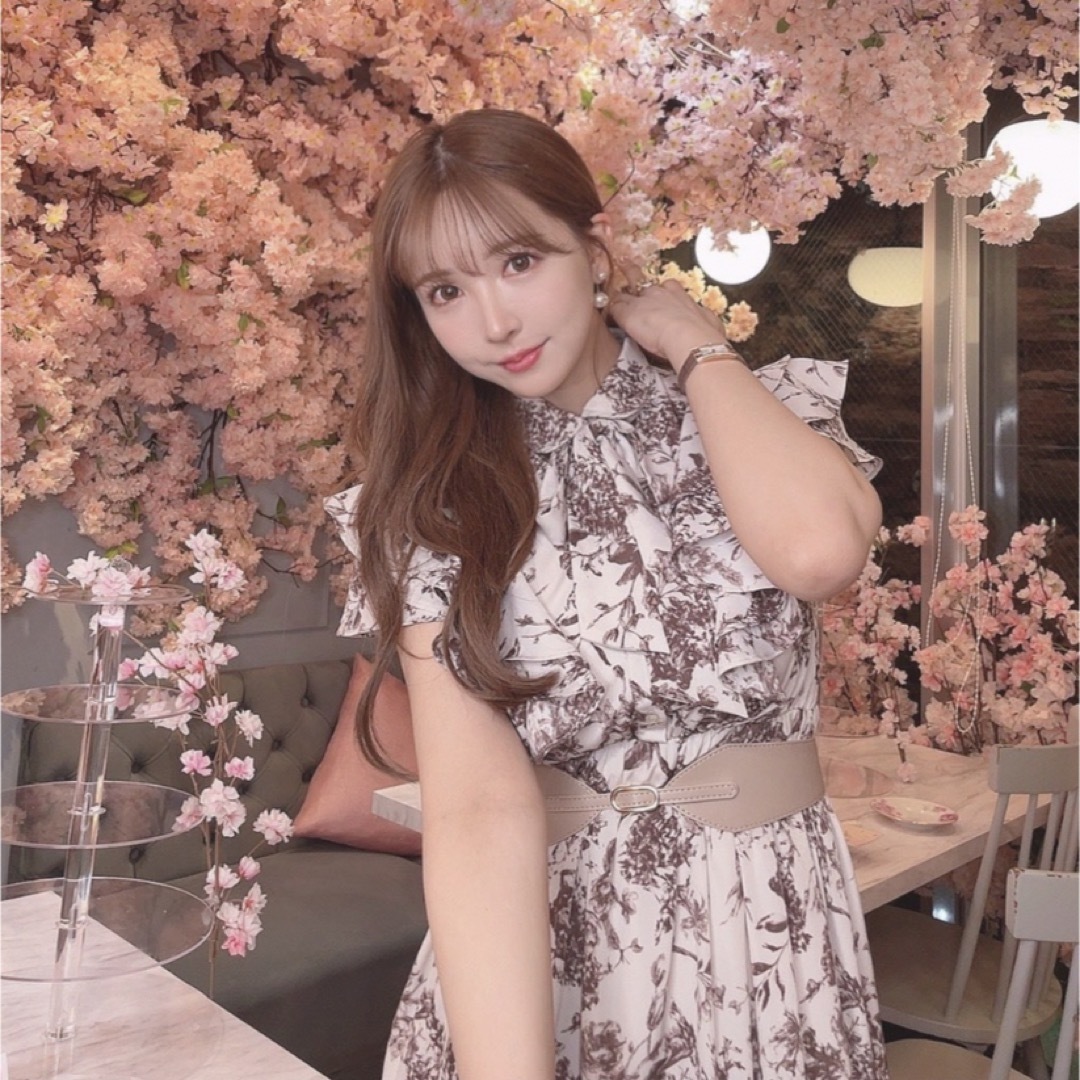SNIDEL - 渡邊渚着用 女優 乃木坂46 モテ女子 花柄シフォン SNIDEL - 渡邊渚着用 女優 乃木坂46 モテ女子 花柄シフォン