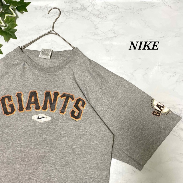 Tシャツ　giants NIKE ナイキ　デカロゴ　　シンプル　チームタグ