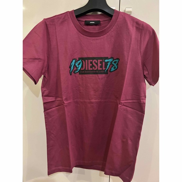 DIESEL(ディーゼル)の新品未使用！　ディーゼル　DIESEL Tシャツ　パープル系S レディースのトップス(Tシャツ(半袖/袖なし))の商品写真