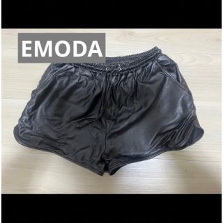 エモダ(EMODA)のEMODA フェイクレザー　ショートパンツ(ショートパンツ)