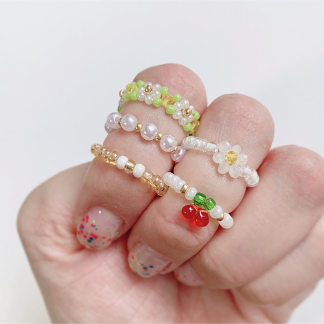 韓国ビーズ♡リング5点set ＼Cherry×Marguerite／ ハンドメイドのアクセサリー(リング)の商品写真