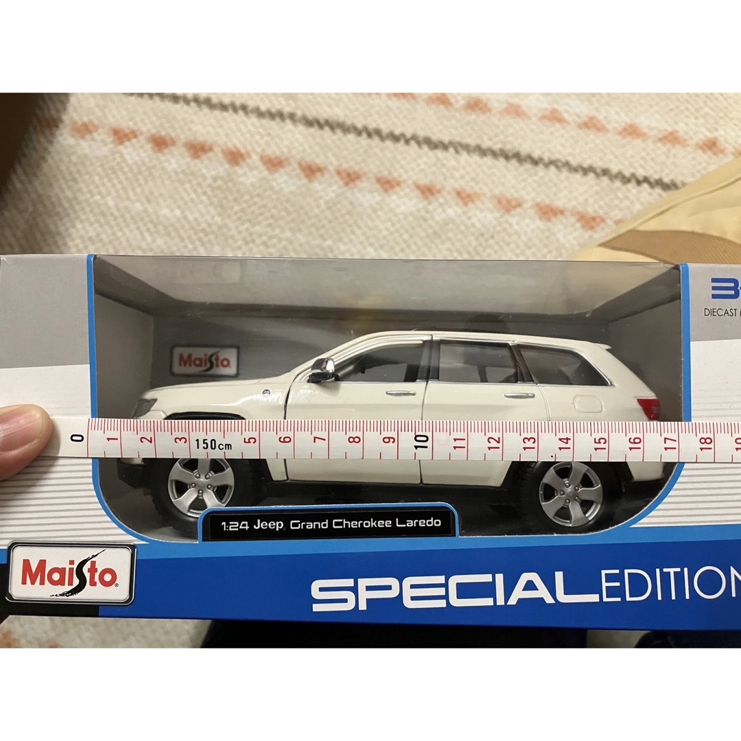 【送料込み】 Jeep グランドチェロキー　Maisto   1／24 希少品 5