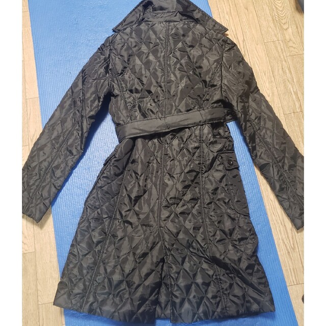 sizeM 薄型ダウンコート 黒  ベルト付 ハーフコート レディースのジャケット/アウター(ダウンコート)の商品写真