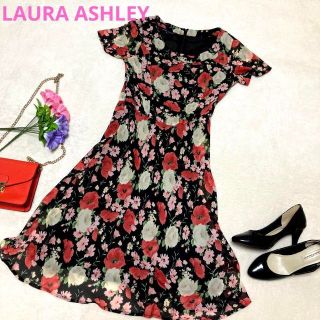 ローラアシュレイ(LAURA ASHLEY)のLAURA ASHLEY ロングワンピース　花柄　サイズ7  Aライン(ロングワンピース/マキシワンピース)