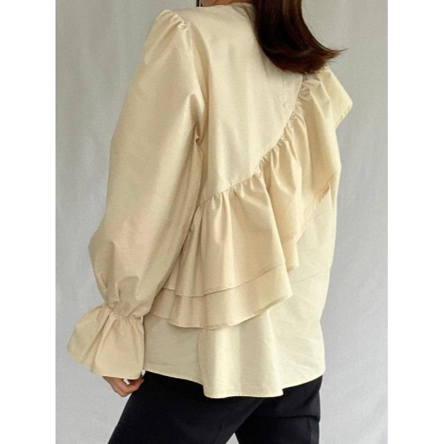 新品 Clastellar round frill blouse ベージュ | inodrone.ma