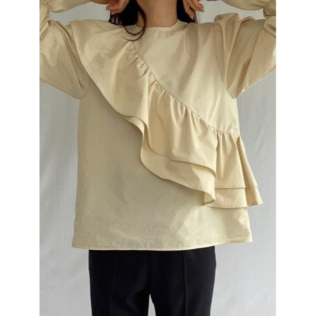新品 Clastellar round frill blouse ベージュ | inodrone.ma