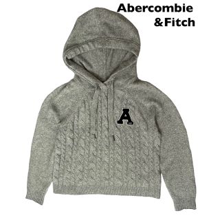 アバクロンビーアンドフィッチ(Abercrombie&Fitch)の【美品】abercrombie&fitch ケーブルニット セーター フード付き(ニット/セーター)