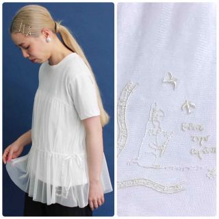 アトリエドゥサボン(l'atelier du savon)のeiπe チュールレイヤード うさぎ刺繍Tシャツ(Tシャツ(半袖/袖なし))