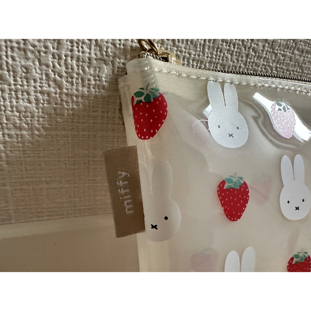 豪奢な 新品未使用 タグ付 ミッフィー miffy クリアーポーチ