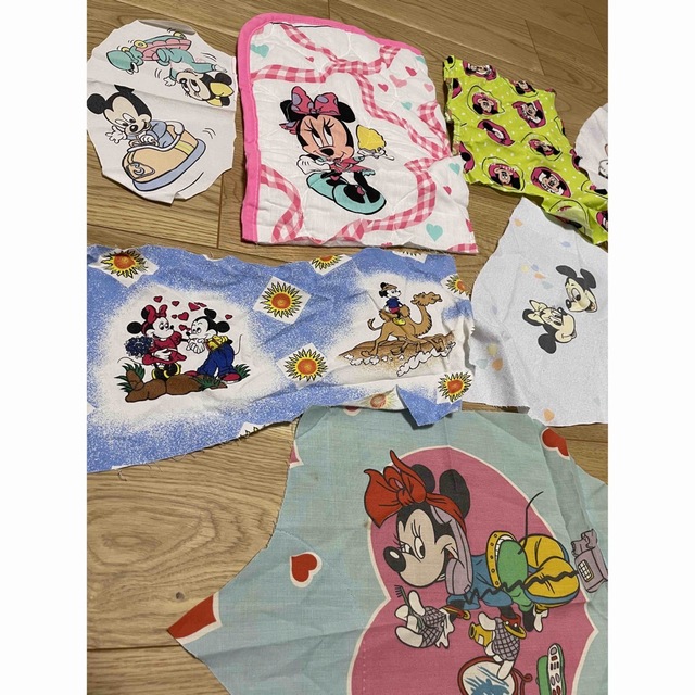 Disney(ディズニー)のレア入り　ヴィンテージシーツ　セット③ ハンドメイドの素材/材料(生地/糸)の商品写真