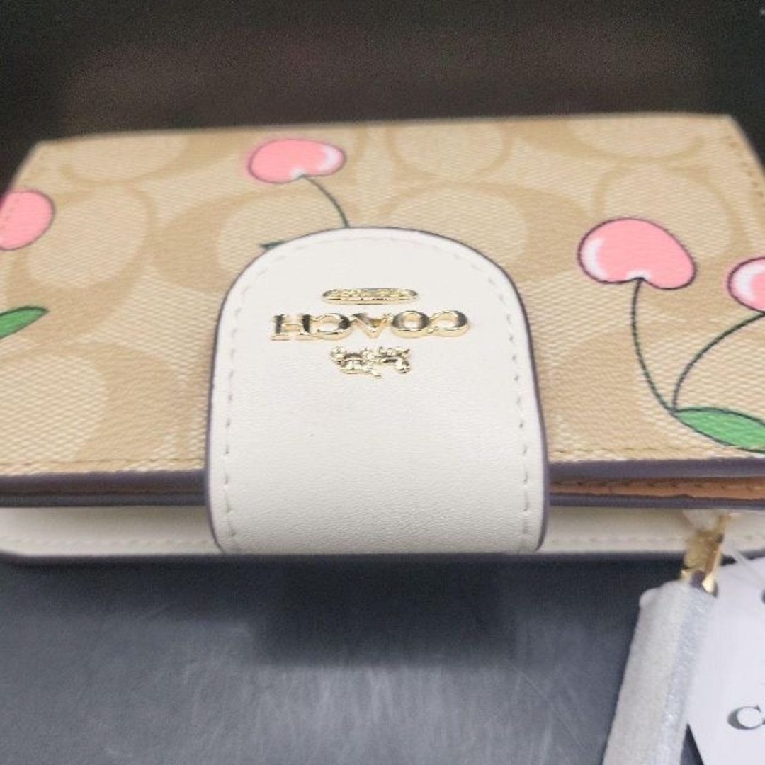 新品】COACH コーチ 折財布 シグネチャー レディース 匿名配送 - rem