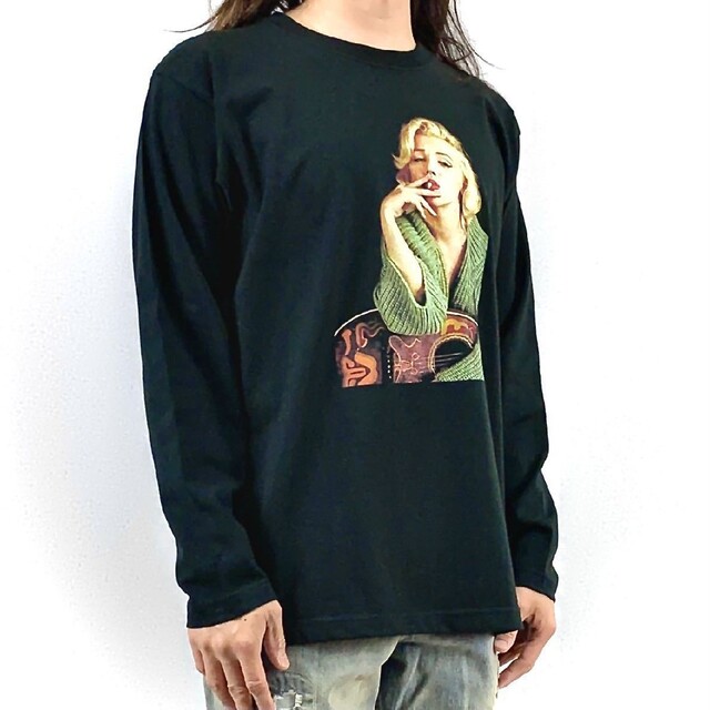 新品 マリリンモンロー 煙草 ギター セクシー ブロンド 映画女優 ロンT メンズのトップス(Tシャツ/カットソー(七分/長袖))の商品写真