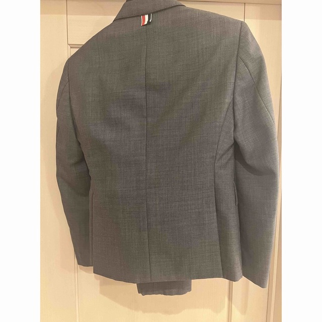 THOM BROWNE(トムブラウン)のTHOM BROWNE トムブラウン クラシックスーツ サイズ00 メンズのスーツ(セットアップ)の商品写真