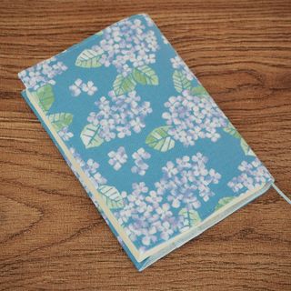 【文庫本】ゴムバンド栞付ブックカバー 手帳カバー★紫陽花★ブルー系(ブックカバー)