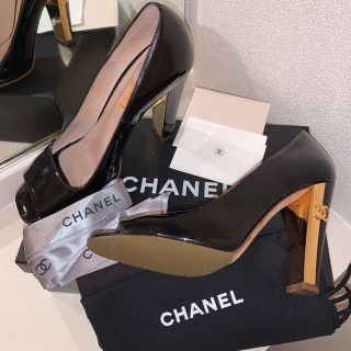 シャネル(CHANEL)のCHANEL  シャネル 完売！ヒールパンプス ココマーク　エナメル　ゴールド(ハイヒール/パンプス)