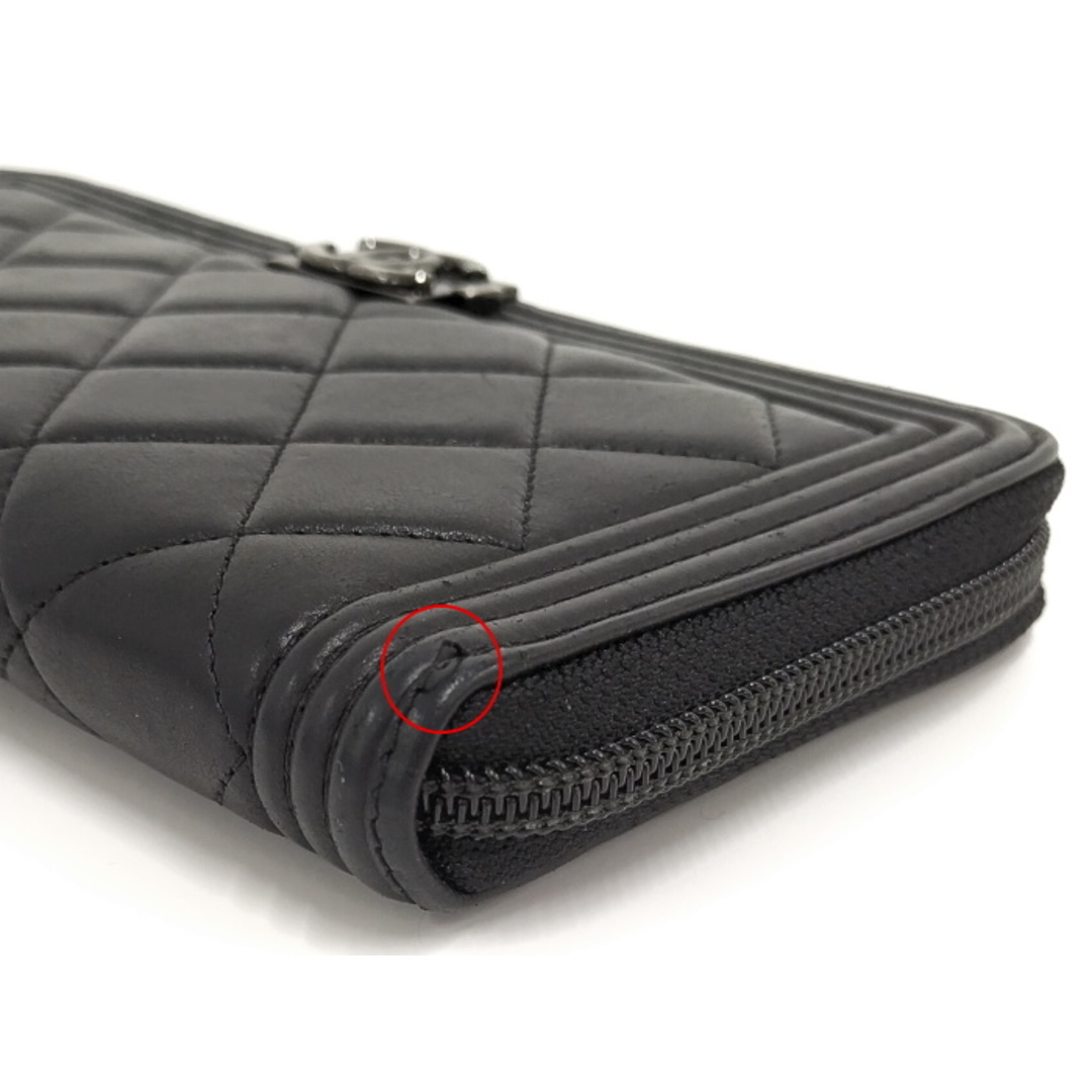 CHANEL(シャネル)のCHANEL ボーイシャネル ラウンドファスナー 長財布 マトラッセ レザー レディースのファッション小物(財布)の商品写真