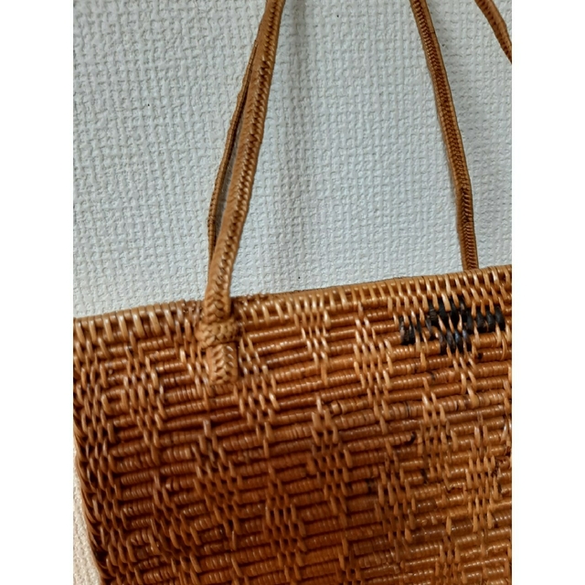 #バリ島アタ籠バッグ　未使用品　横幅23cm✖️高14.5　　可愛いサイズ👜 レディースのバッグ(かごバッグ/ストローバッグ)の商品写真