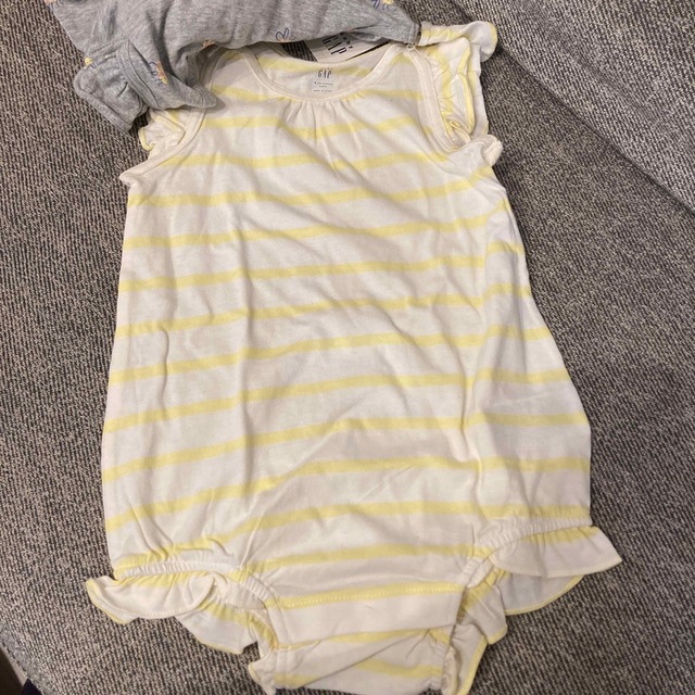 babyGAP(ベビーギャップ)のGAP ロンパース 90 2点セット キッズ/ベビー/マタニティのキッズ服女の子用(90cm~)(その他)の商品写真