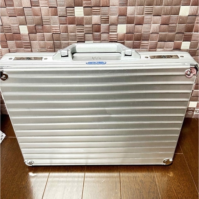 RIMOWA アタッシュケース約435cm奥行き