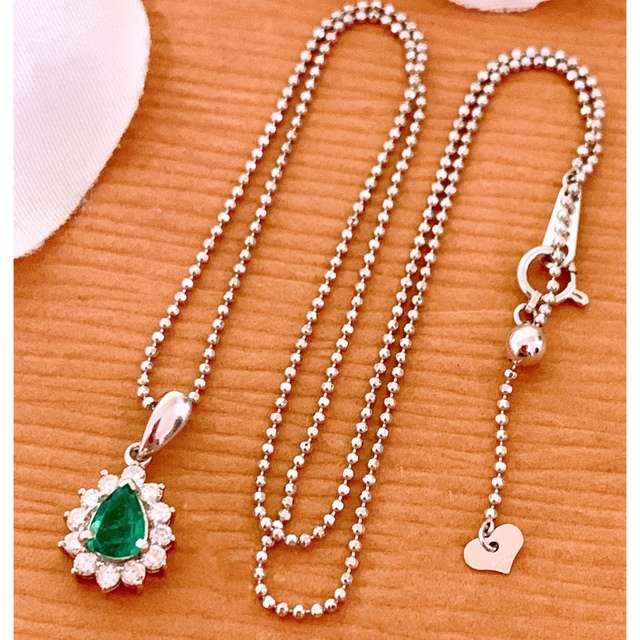 発色綺麗❣️計0.86CT✨プラチナエメラルドダイヤネックレストップ
