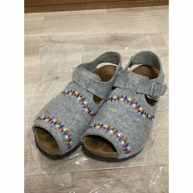 BIRKENSTOCK(ビルケンシュトック)の【激レア】ビルケンシュトック サンダル 24cm フェルト 柄 グレー レディースの靴/シューズ(サンダル)の商品写真