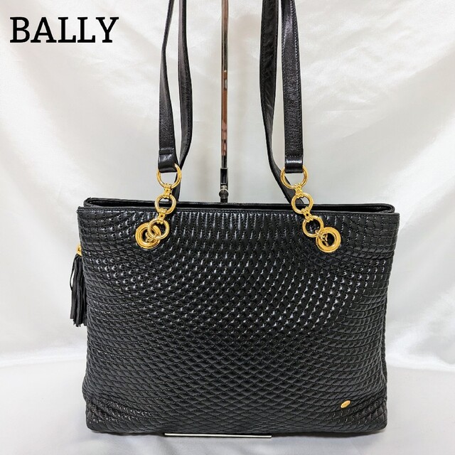 Bally(バリー)のバリー キルティング ショルダーバッグ レザー A4可 フリンジ付 大容量 黒 レディースのバッグ(ショルダーバッグ)の商品写真