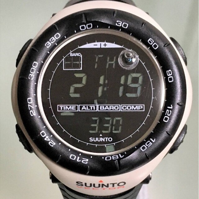 SUUNTO(スント)の★スント★VECTOR ベクター★デジタル★クオーツ★メンズ腕時計★取説・箱付属 メンズの時計(腕時計(デジタル))の商品写真