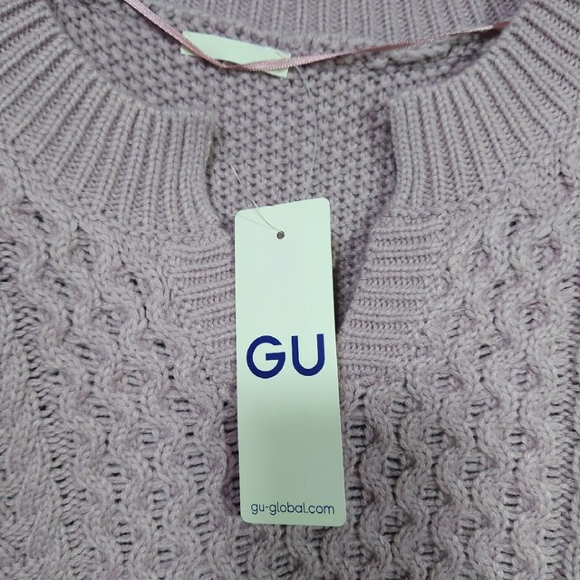 GU(ジーユー)の新品 未使用 GU ケーブルキーネックセーター L パープル レディースのトップス(ニット/セーター)の商品写真