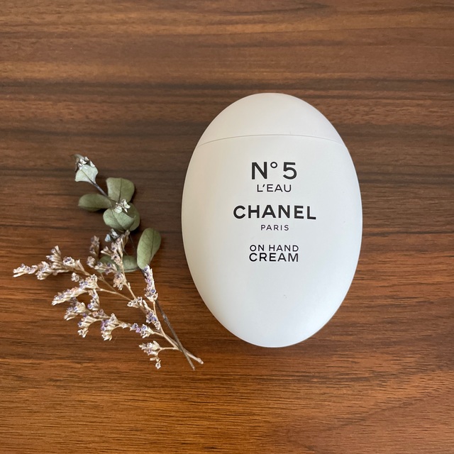 CHANEL(シャネル)のシャネル No.5 ロー ハンドクリーム 50ml  コスメ/美容のボディケア(ハンドクリーム)の商品写真