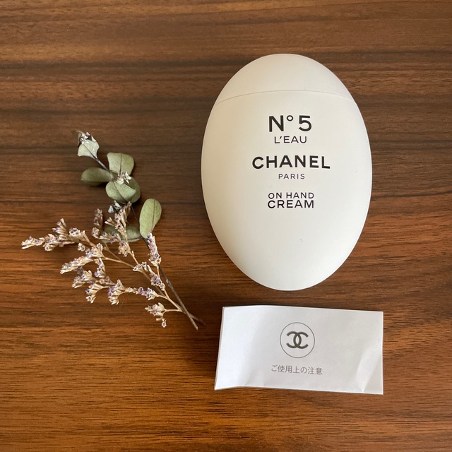 CHANEL(シャネル)のシャネル No.5 ロー ハンドクリーム 50ml  コスメ/美容のボディケア(ハンドクリーム)の商品写真