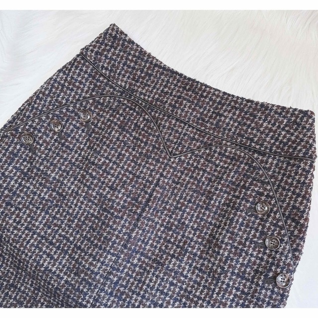 Her lip to(ハーリップトゥ)のHerlipto  Scallop Frayed Tweed Skirtスカート レディースのスカート(ミニスカート)の商品写真