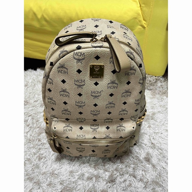 MCM リュック(保証書、付属袋付き)-