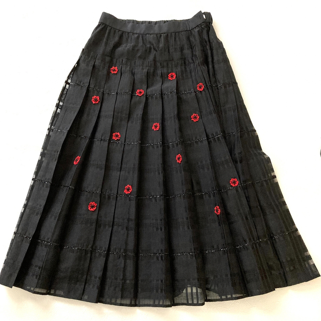 美品●ミュベール●プリーツスカートチェック柄　フラワー刺繍　ブラック　ロング