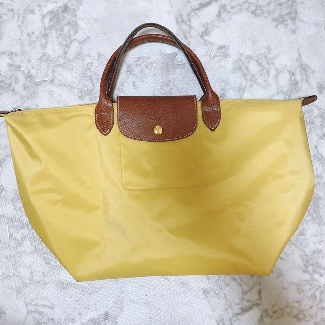 LONGCHAMP(ロンシャン)の美品　ロンシャン　トート　M  イエロー レディースのバッグ(トートバッグ)の商品写真