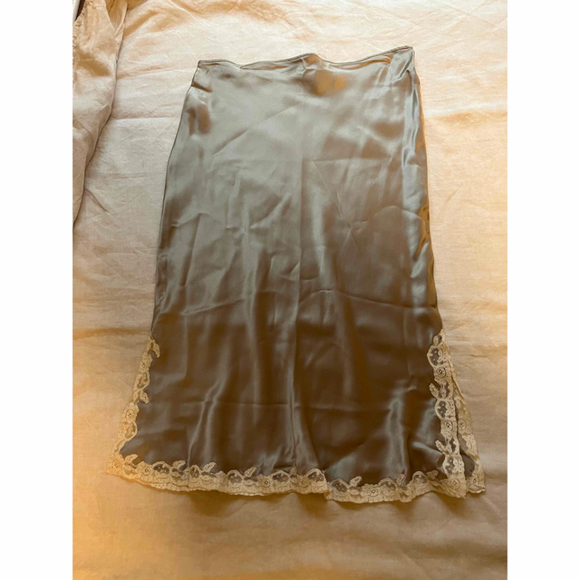 DEUXIEME CLASSE(ドゥーズィエムクラス)のSabrina Nadal　シルクサテンスカート　ペチコート レディースのスカート(ひざ丈スカート)の商品写真