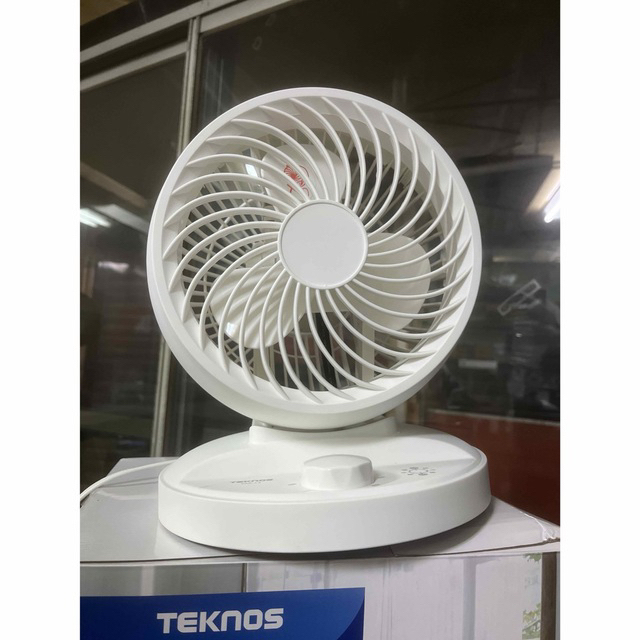 【最終値下げ】 ②TEKNOS サーキュレーター SAK-13 スマホ/家電/カメラの冷暖房/空調(サーキュレーター)の商品写真