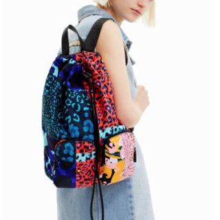 デシグアル(DESIGUAL)の新品✨タグ付き♪定価17,900円　デシグアル　カラフルなリュック💖　大特価‼️(リュック/バックパック)