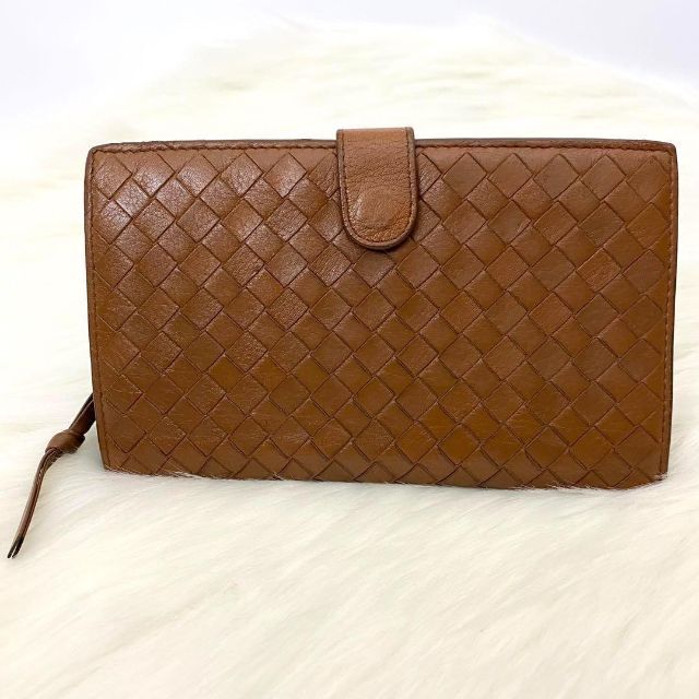 Bottega Veneta(ボッテガヴェネタ)の人気❣️ボッテガヴェネタ 二つ折り財布 イントレチャート ブラウン系 レディースのファッション小物(財布)の商品写真