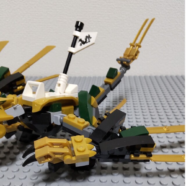 Lego(レゴ)の70666 ゴールデン・ドラゴン　レゴ　ニンジャゴー キッズ/ベビー/マタニティのおもちゃ(知育玩具)の商品写真