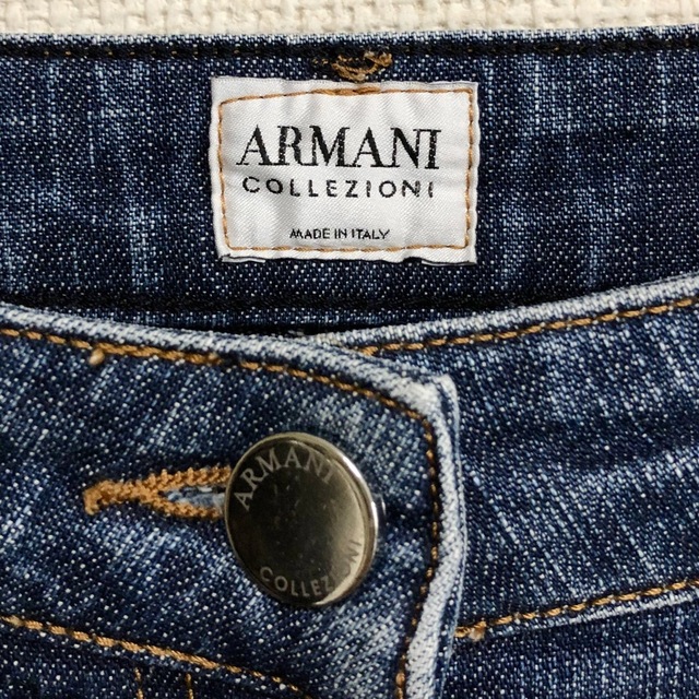 ARMANI COLLEZIONI(アルマーニ コレツィオーニ)の【美品】ARMANI COLLEZIONI アルマーニ デニム 38 イタリア製 レディースのパンツ(デニム/ジーンズ)の商品写真