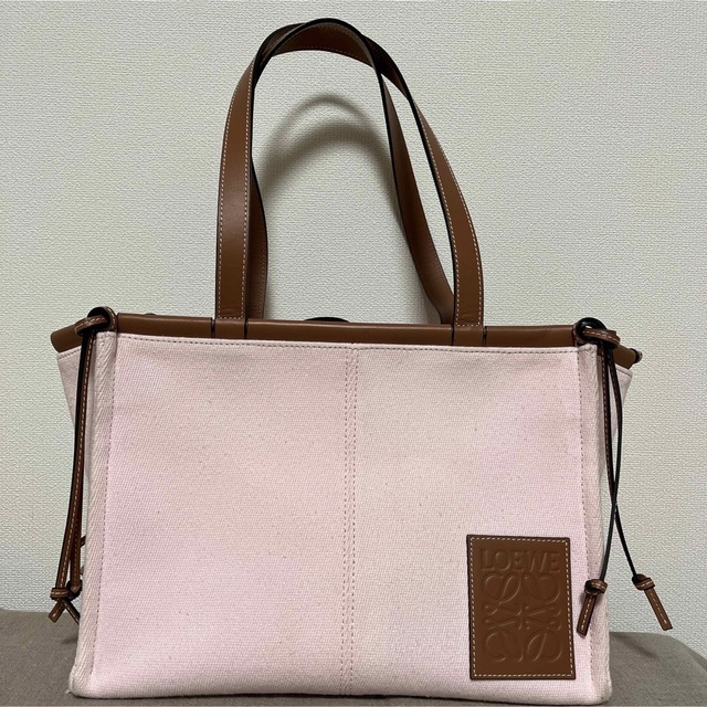 LOEWE クッショントートバッグレディース