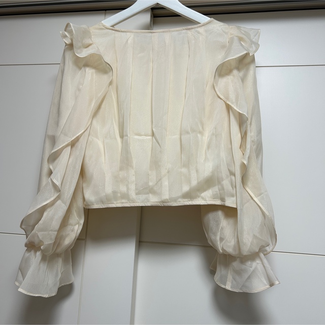JILL by JILLSTUART ソフトオーガンラッフルブラウス エクリュ