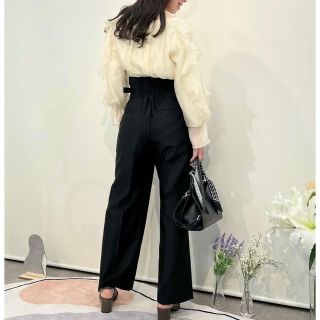 JILL by JILLSTUART ソフトオーガンラッフルブラウス エクリュの通販